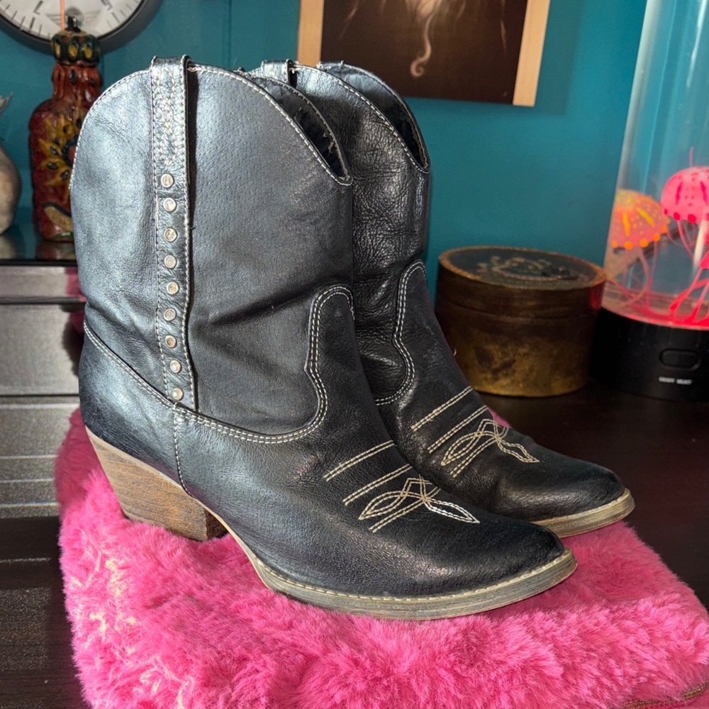 VERY VOLATILE Black leather short cowboy boots with two inch heel and
